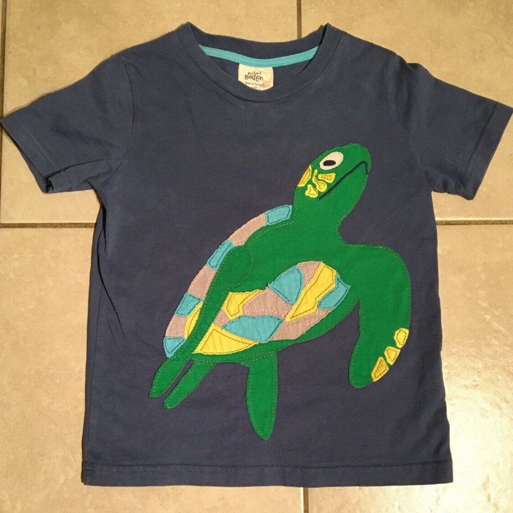 [SOLD] Mini Boden Applique Sea Turtle T-Shirt 4-5Y